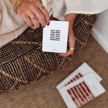 Neel van Lierop holding the illusion card of the love deck